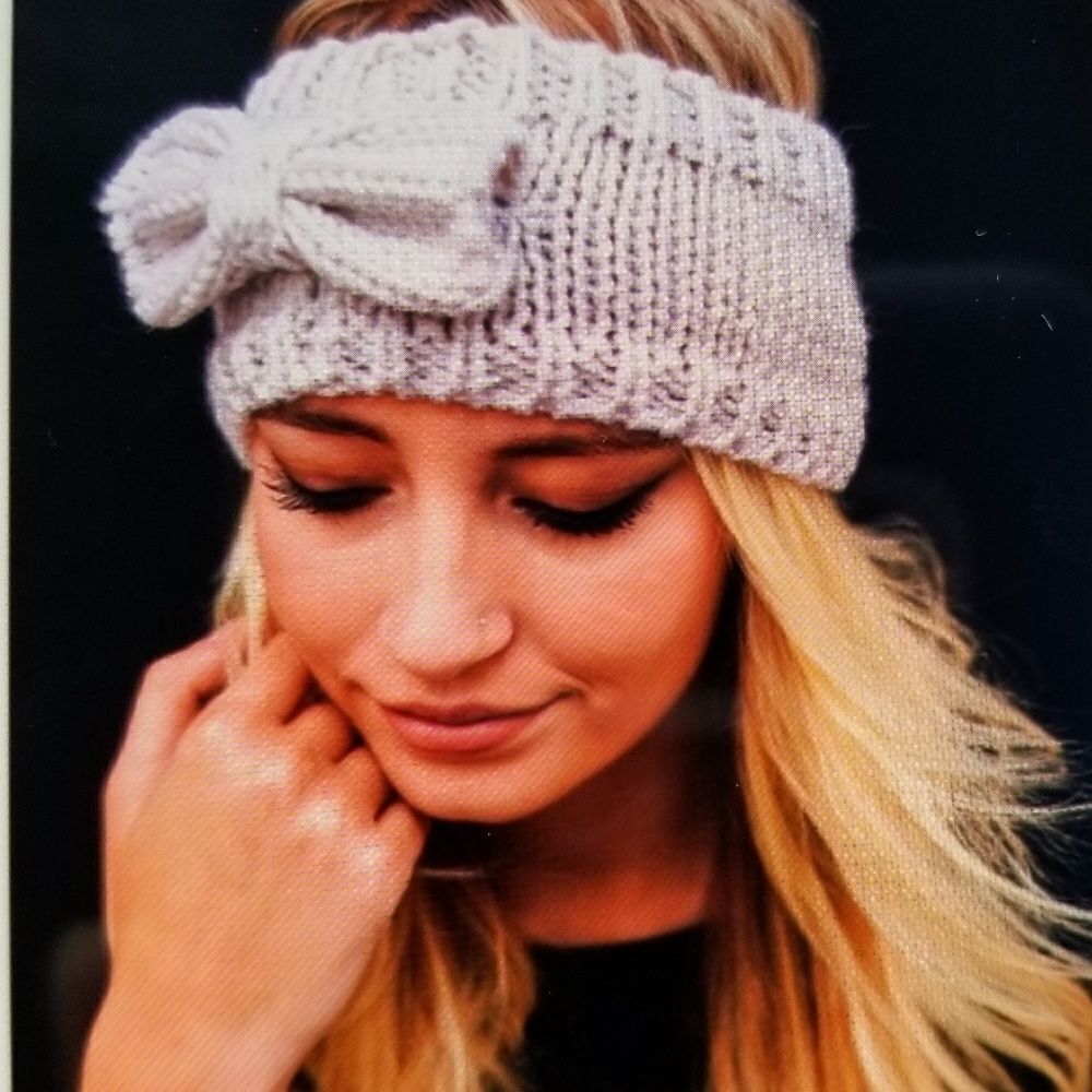 🎉HP🎊Ivory Bow Knit Headband